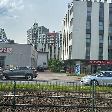 Elegant Two-Room Apartment, Sleeps 4, Near Turon Arena, With Balcony Cracovie Extérieur photo