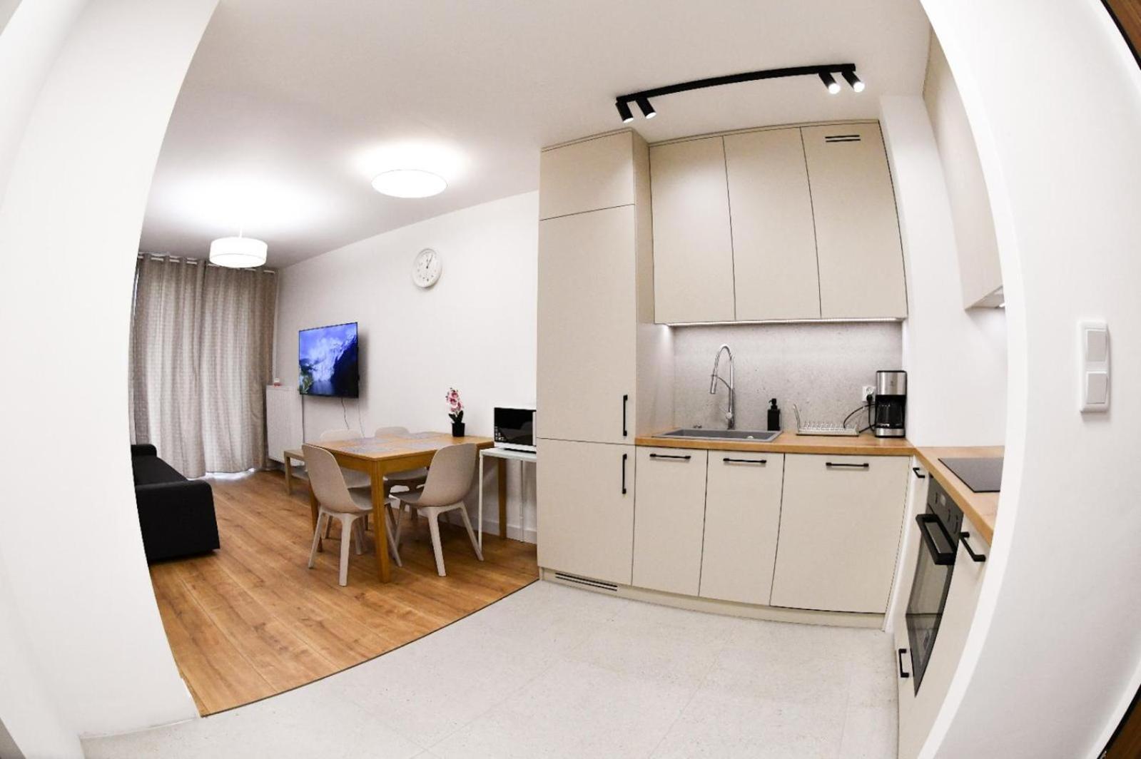 Elegant Two-Room Apartment, Sleeps 4, Near Turon Arena, With Balcony Cracovie Extérieur photo