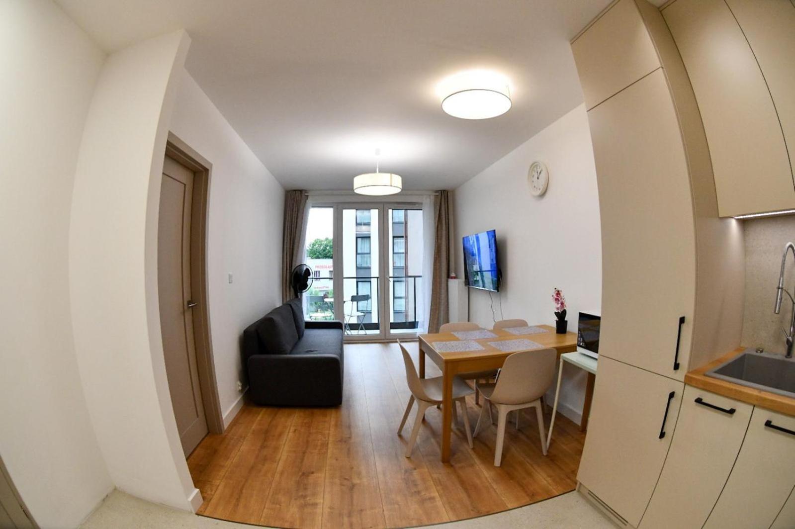 Elegant Two-Room Apartment, Sleeps 4, Near Turon Arena, With Balcony Cracovie Extérieur photo