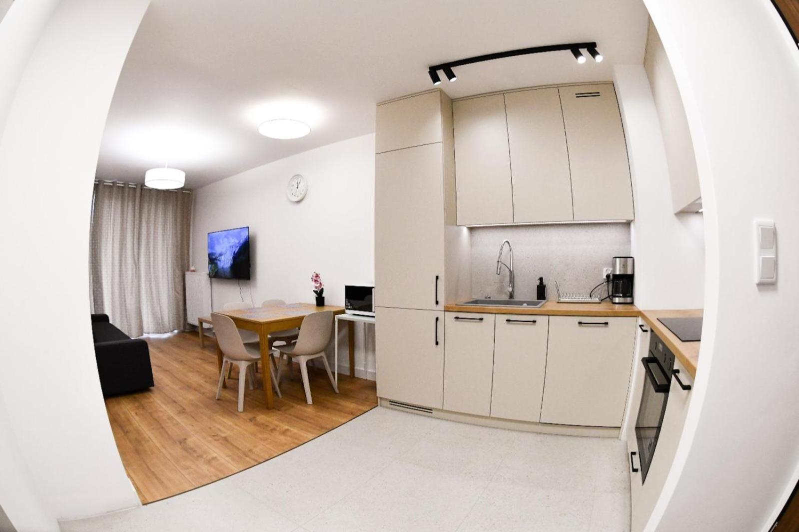 Elegant Two-Room Apartment, Sleeps 4, Near Turon Arena, With Balcony Cracovie Extérieur photo