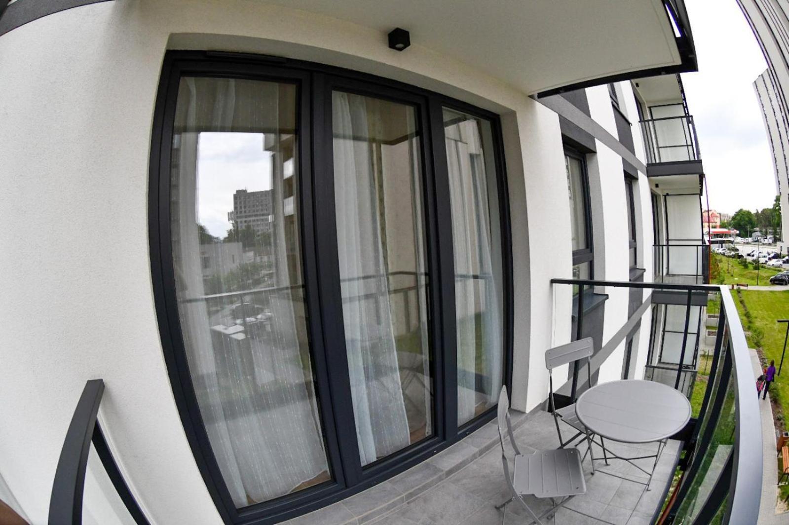 Elegant Two-Room Apartment, Sleeps 4, Near Turon Arena, With Balcony Cracovie Extérieur photo