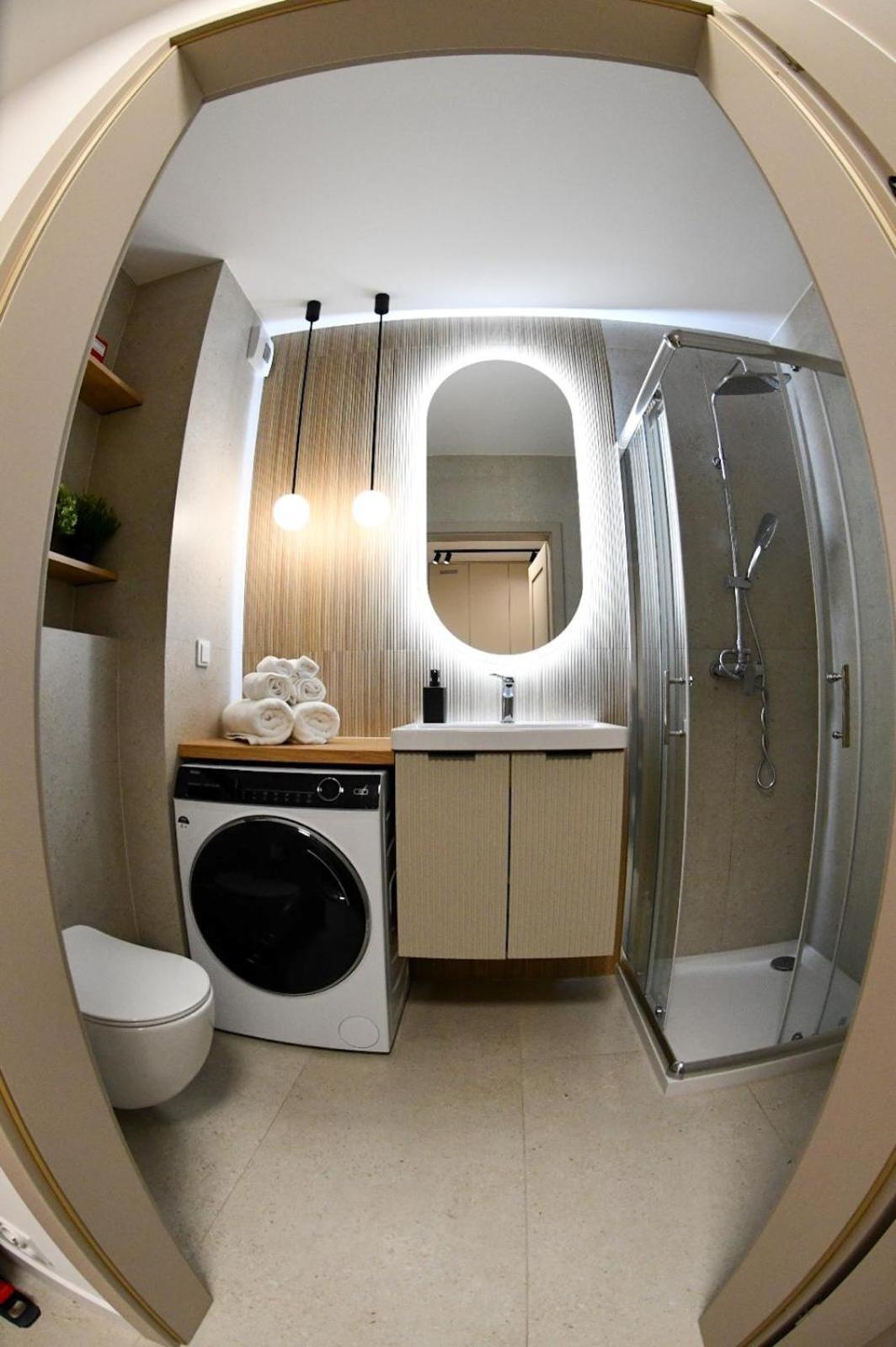 Elegant Two-Room Apartment, Sleeps 4, Near Turon Arena, With Balcony Cracovie Extérieur photo