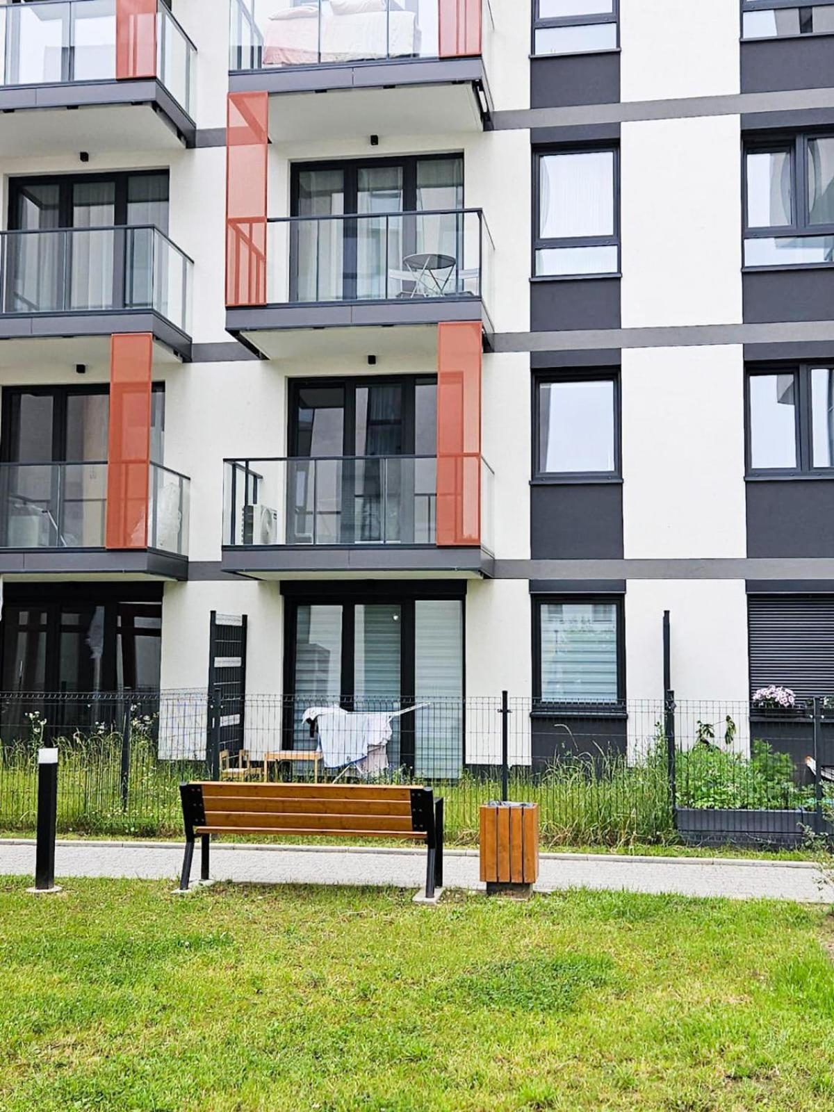 Elegant Two-Room Apartment, Sleeps 4, Near Turon Arena, With Balcony Cracovie Extérieur photo