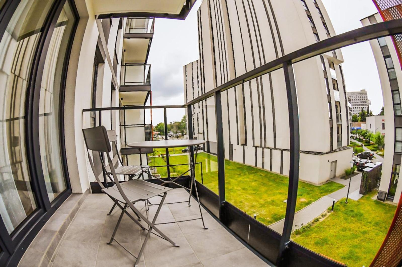 Elegant Two-Room Apartment, Sleeps 4, Near Turon Arena, With Balcony Cracovie Extérieur photo